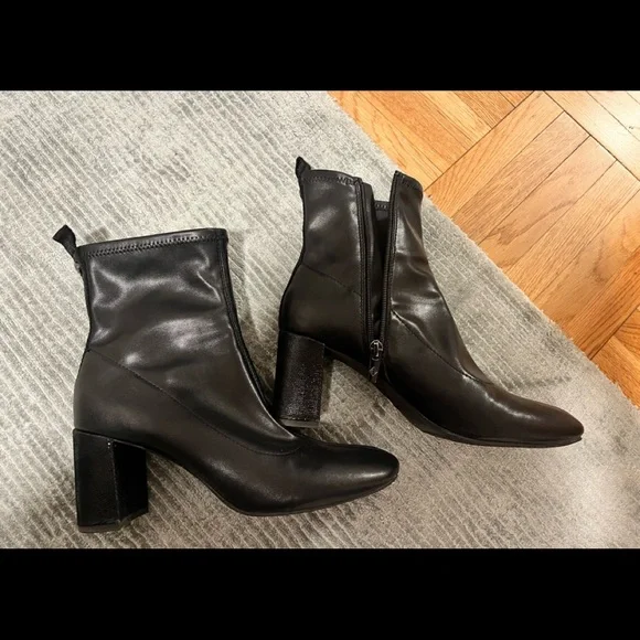 Donald Pliner Women’s Katie Black Boots Size 8.5 Leather - Picture 3 of 8